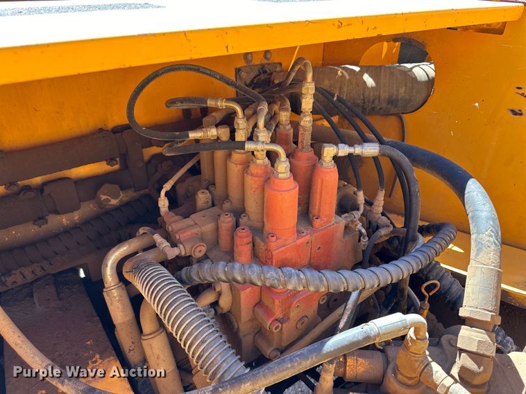 image for item DG4487 2004 Hyundai  290 excavator