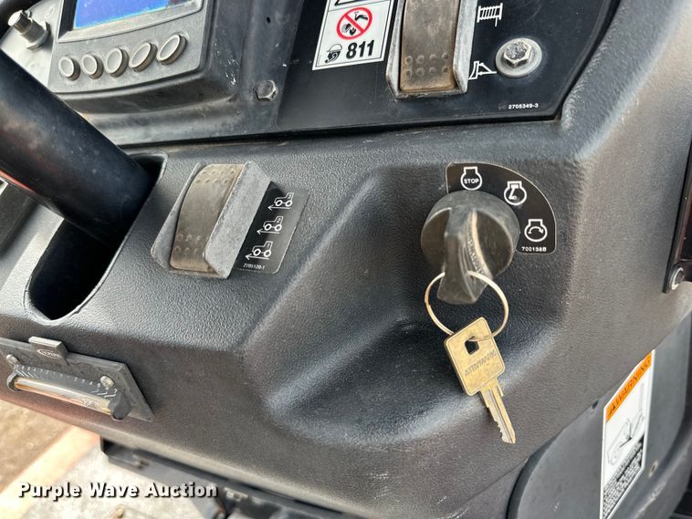 image for item DG4492 2014 Ditch Witch RT120 Quad vibratory cable plow