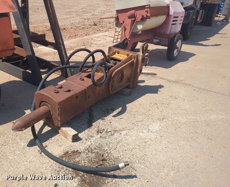 image for item DL1052 Excavator breaker