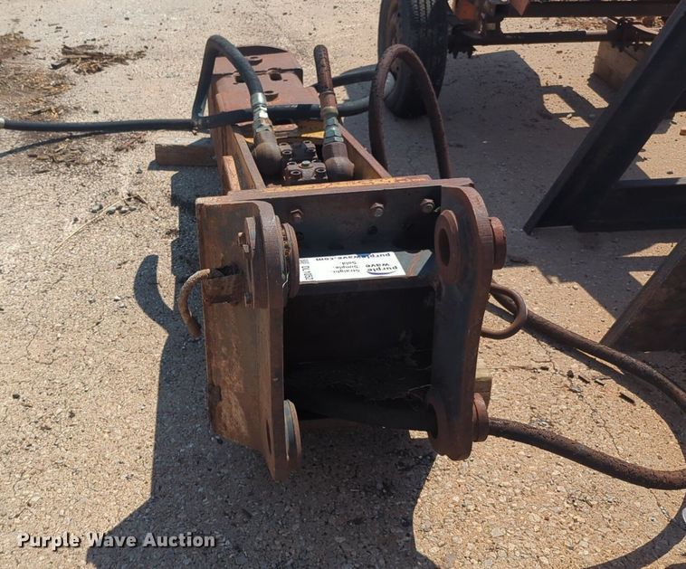 image for item DL1052 Excavator breaker