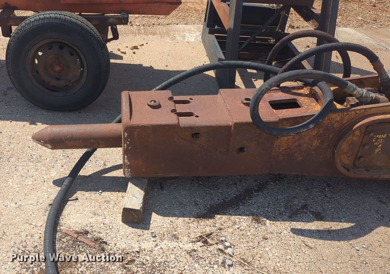 image for item DL1052 Excavator breaker