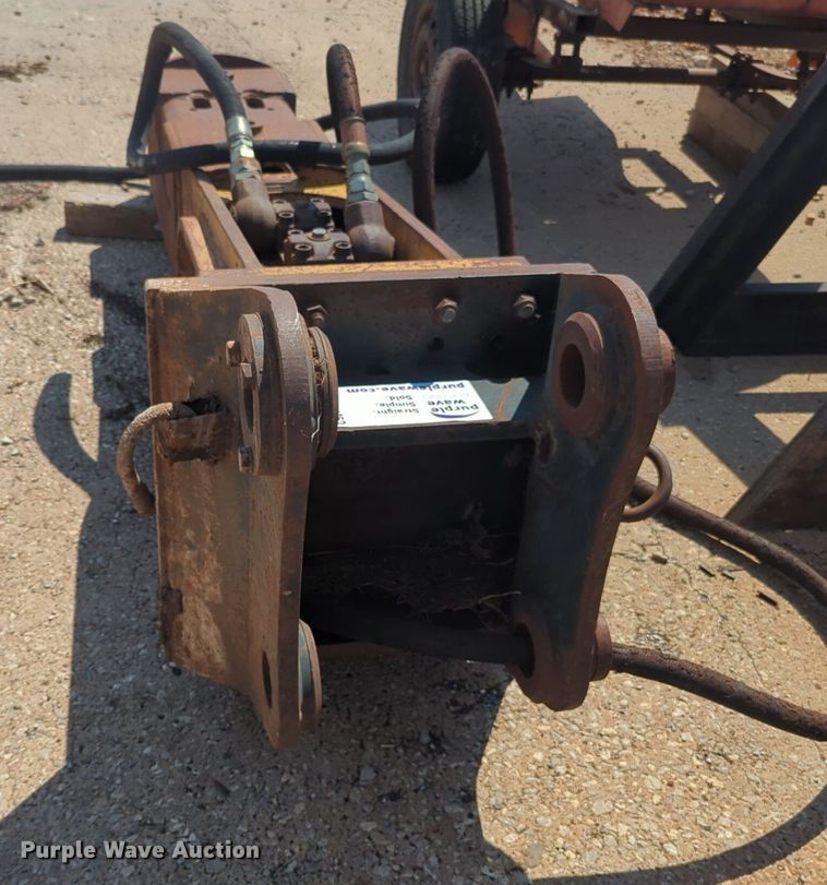 image for item DL1052 Excavator breaker