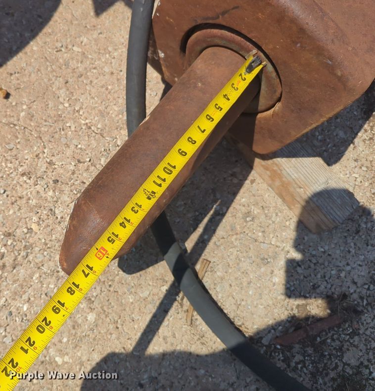 image for item DL1052 Excavator breaker