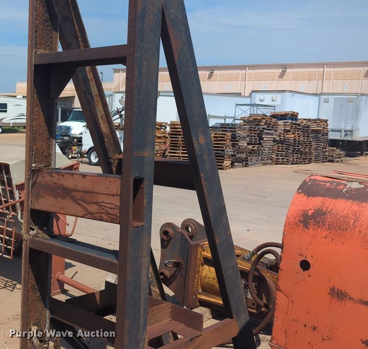 image for item DL1052 Excavator breaker