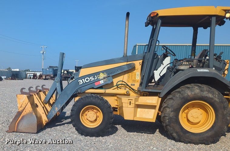 image for item DL1070 2011 John Deere  310SJ backhoe