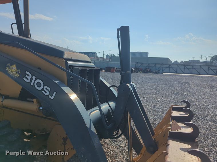 image for item DL1070 2011 John Deere  310SJ backhoe