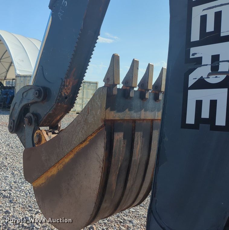 image for item DL1070 2011 John Deere  310SJ backhoe