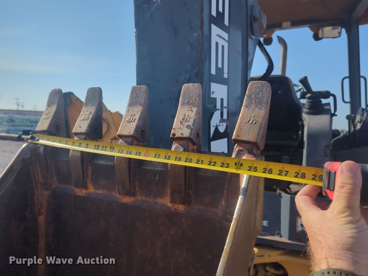 image for item DL1070 2011 John Deere  310SJ backhoe