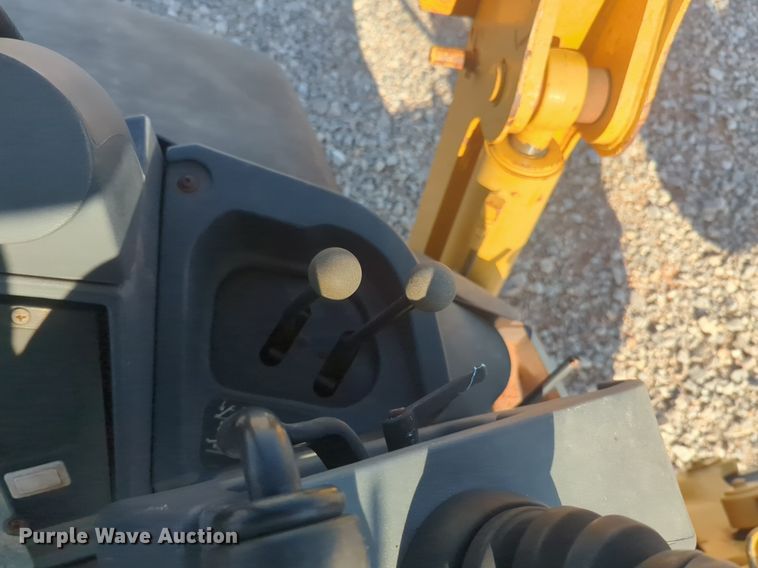 image for item DL1070 2011 John Deere  310SJ backhoe