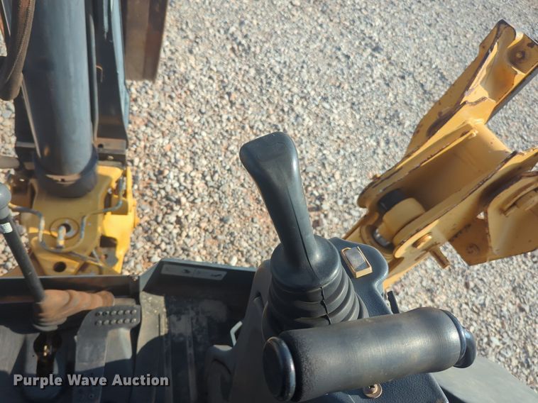 image for item DL1070 2011 John Deere  310SJ backhoe