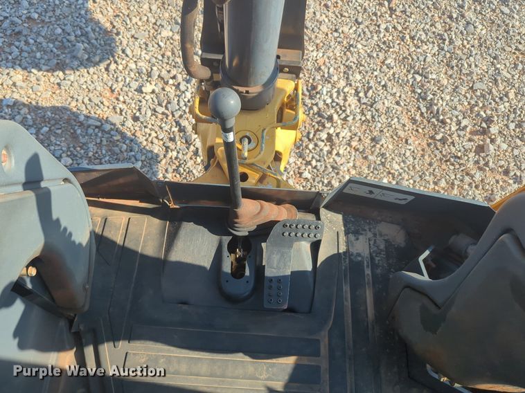 image for item DL1070 2011 John Deere  310SJ backhoe