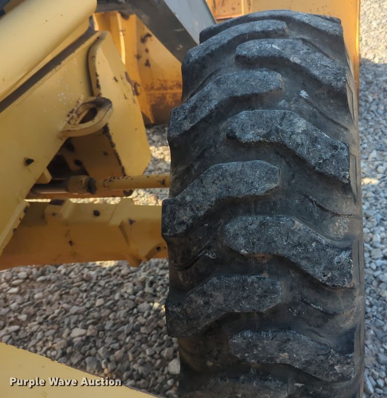 image for item DL1070 2011 John Deere  310SJ backhoe