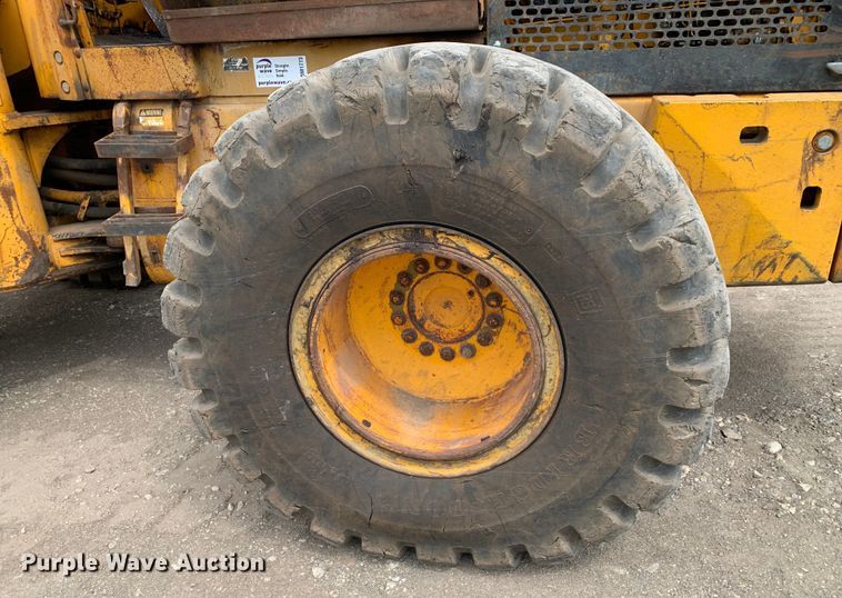 image for item DM1773 1981 John Deere 644B wheel loader