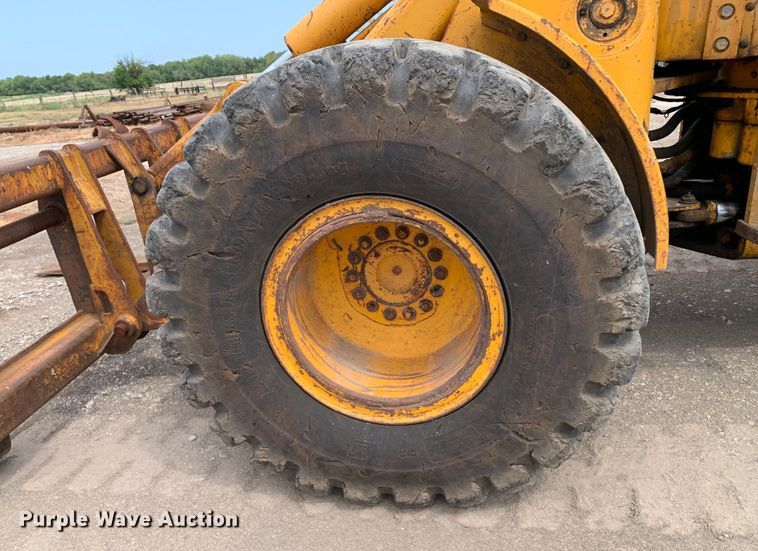 image for item DM1773 1981 John Deere 644B wheel loader