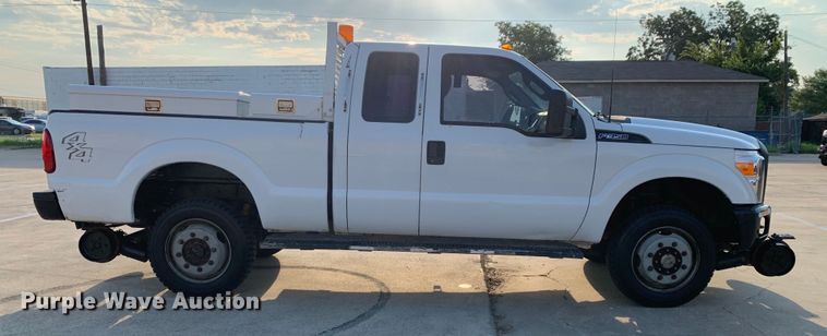 image for item DM1775 2011 Ford F350 Super Duty XL SuperCab pickup truck