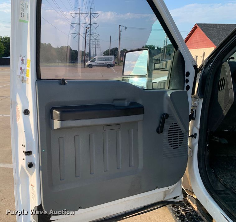 image for item DM1775 2011 Ford F350 Super Duty XL SuperCab pickup truck