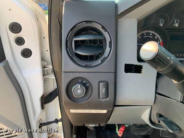 image for item DM1776 2011 Ford  F350 Super Duty XL SuperCab pickup truck