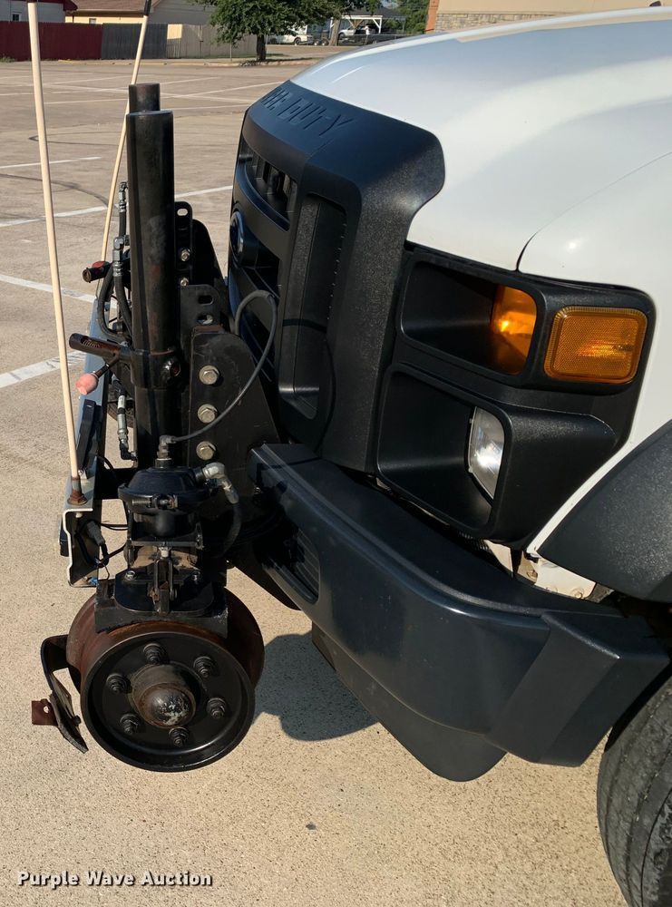 image for item DM1777 2010 Ford F550 Super Duty XL SuperCab utility / service truck