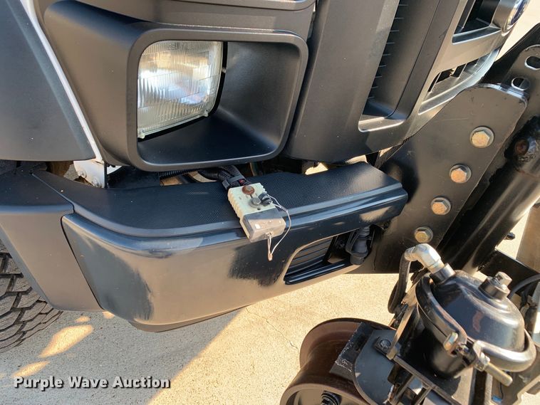 image for item DM1777 2010 Ford F550 Super Duty XL SuperCab utility / service truck