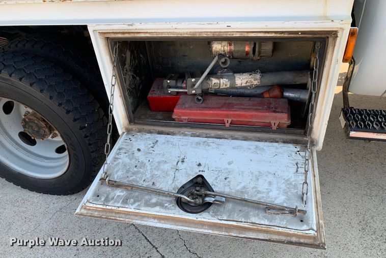 image for item DM1777 2010 Ford F550 Super Duty XL SuperCab utility / service truck