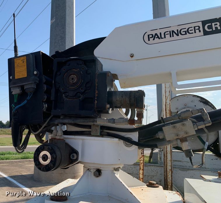 image for item DM1777 2010 Ford F550 Super Duty XL SuperCab utility / service truck