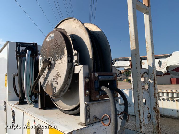 image for item DM1777 2010 Ford F550 Super Duty XL SuperCab utility / service truck