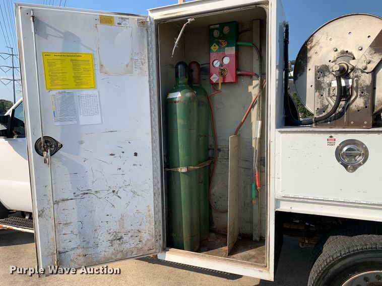 image for item DM1777 2010 Ford F550 Super Duty XL SuperCab utility / service truck