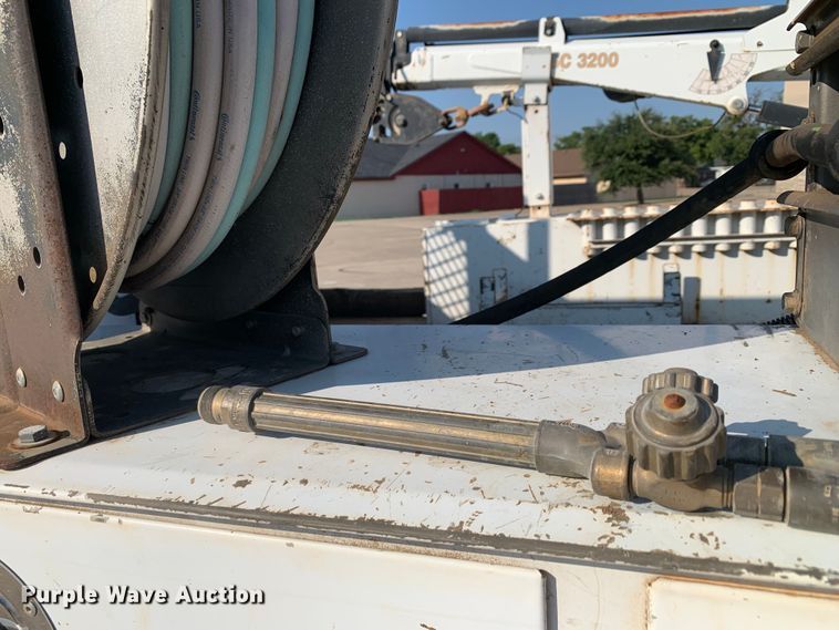 image for item DM1777 2010 Ford F550 Super Duty XL SuperCab utility / service truck