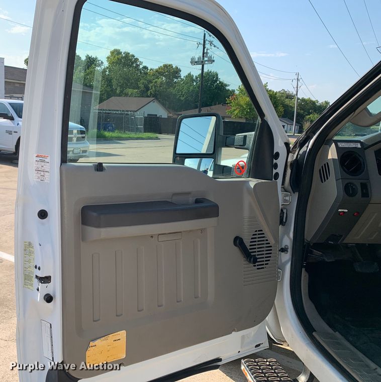 image for item DM1777 2010 Ford F550 Super Duty XL SuperCab utility / service truck