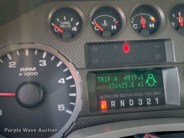 image for item DM1777 2010 Ford F550 Super Duty XL SuperCab utility / service truck