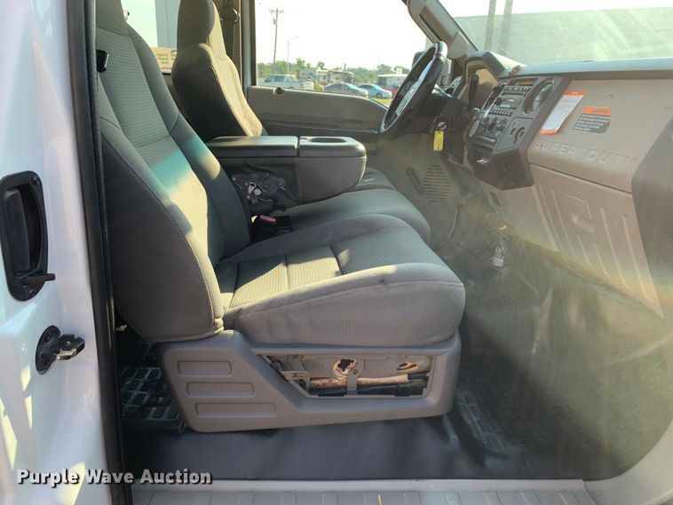 image for item DM1777 2010 Ford F550 Super Duty XL SuperCab utility / service truck