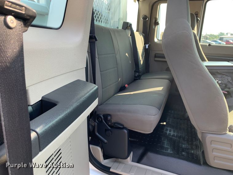 image for item DM1777 2010 Ford F550 Super Duty XL SuperCab utility / service truck