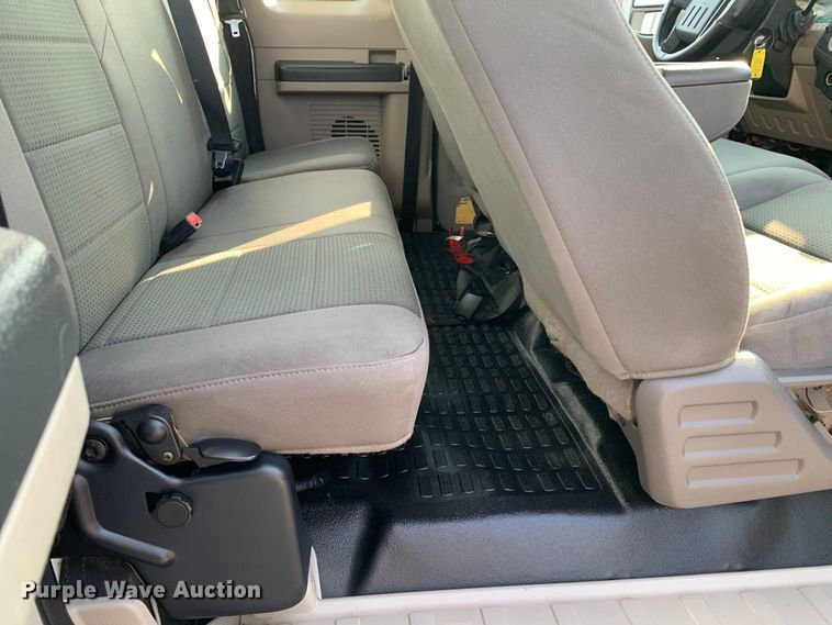 image for item DM1777 2010 Ford F550 Super Duty XL SuperCab utility / service truck