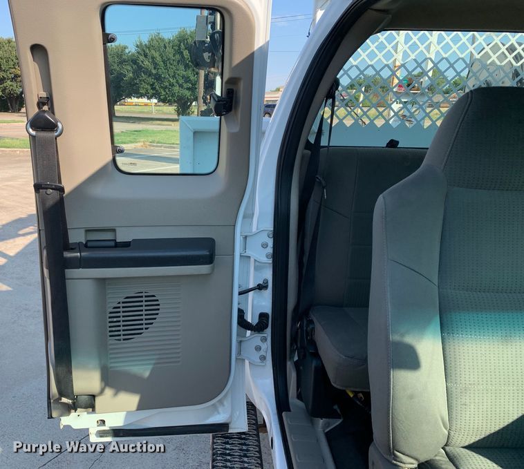 image for item DM1777 2010 Ford F550 Super Duty XL SuperCab utility / service truck