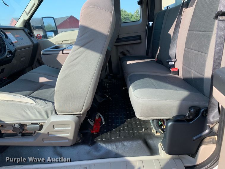 image for item DM1777 2010 Ford F550 Super Duty XL SuperCab utility / service truck