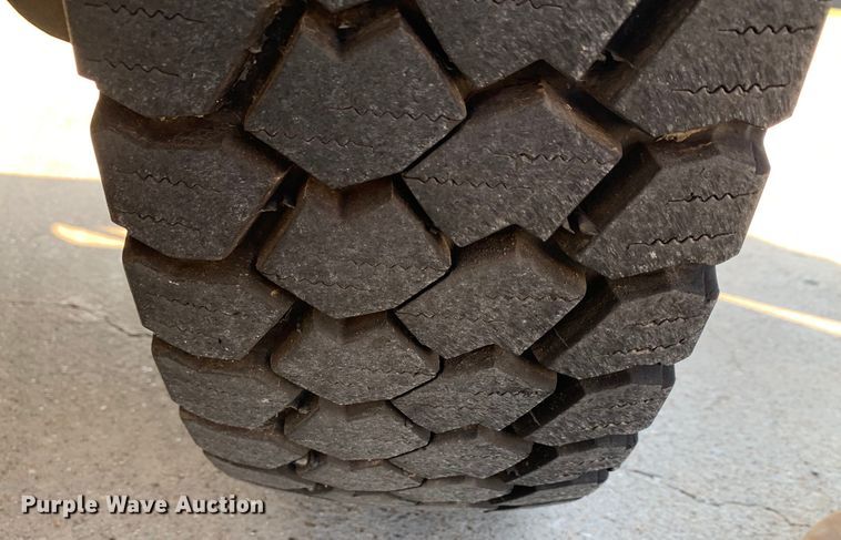 image for item DM1777 2010 Ford F550 Super Duty XL SuperCab utility / service truck