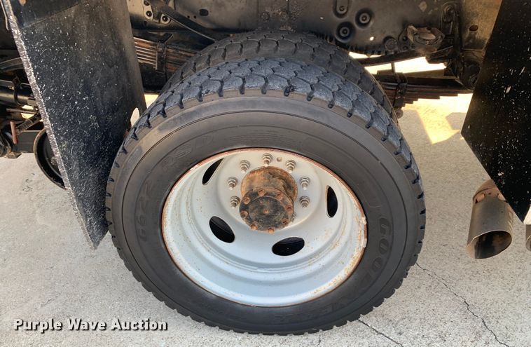 image for item DM1777 2010 Ford F550 Super Duty XL SuperCab utility / service truck