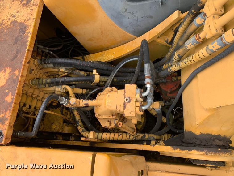 image for item DM7954 2000 Komatsu PC150LC-6K excavator