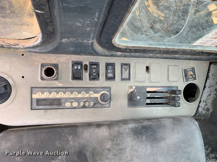 image for item DM7954 2000 Komatsu PC150LC-6K excavator