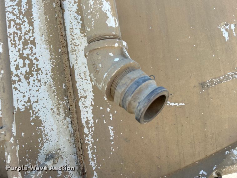 image for item DO1090 2007 Mack CTP713 water truck