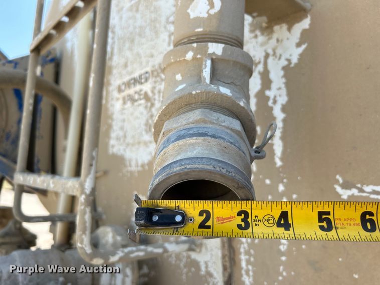 image for item DO1090 2007 Mack CTP713 water truck