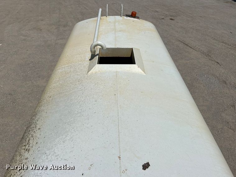 image for item DO1090 2007 Mack CTP713 water truck