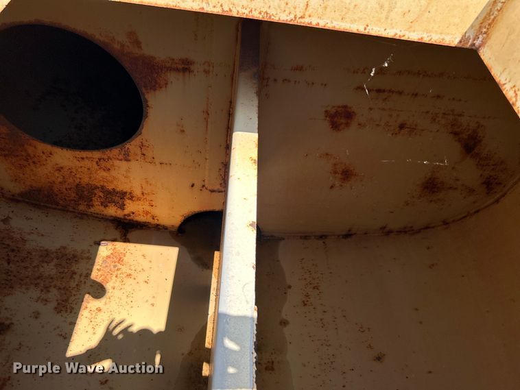 image for item DO1090 2007 Mack CTP713 water truck