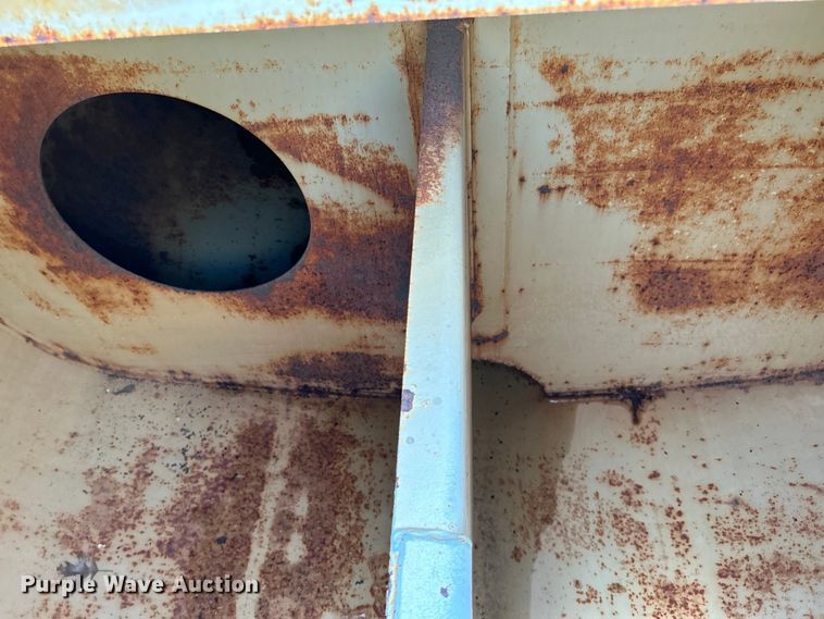 image for item DO1090 2007 Mack CTP713 water truck