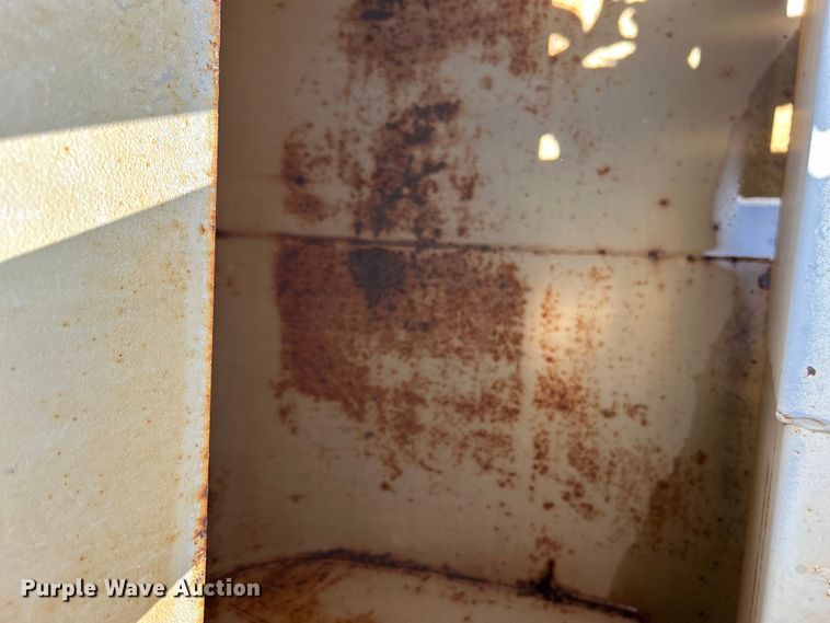 image for item DO1090 2007 Mack CTP713 water truck