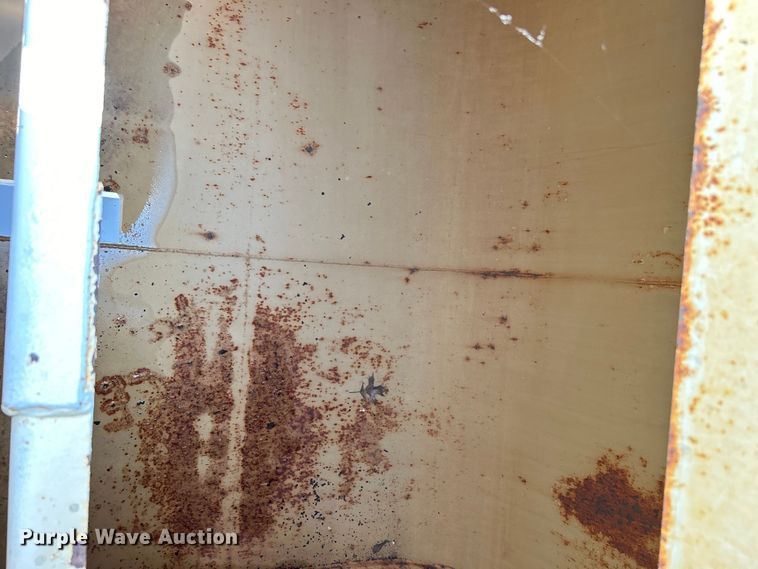 image for item DO1090 2007 Mack CTP713 water truck