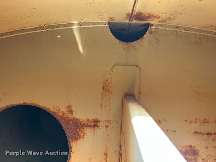 image for item DO1090 2007 Mack CTP713 water truck