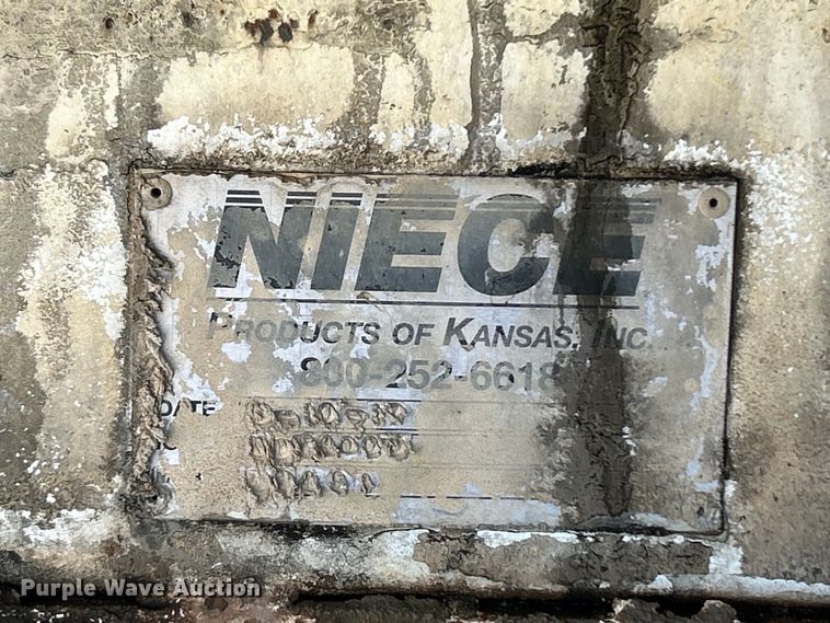 image for item DO1090 2007 Mack CTP713 water truck