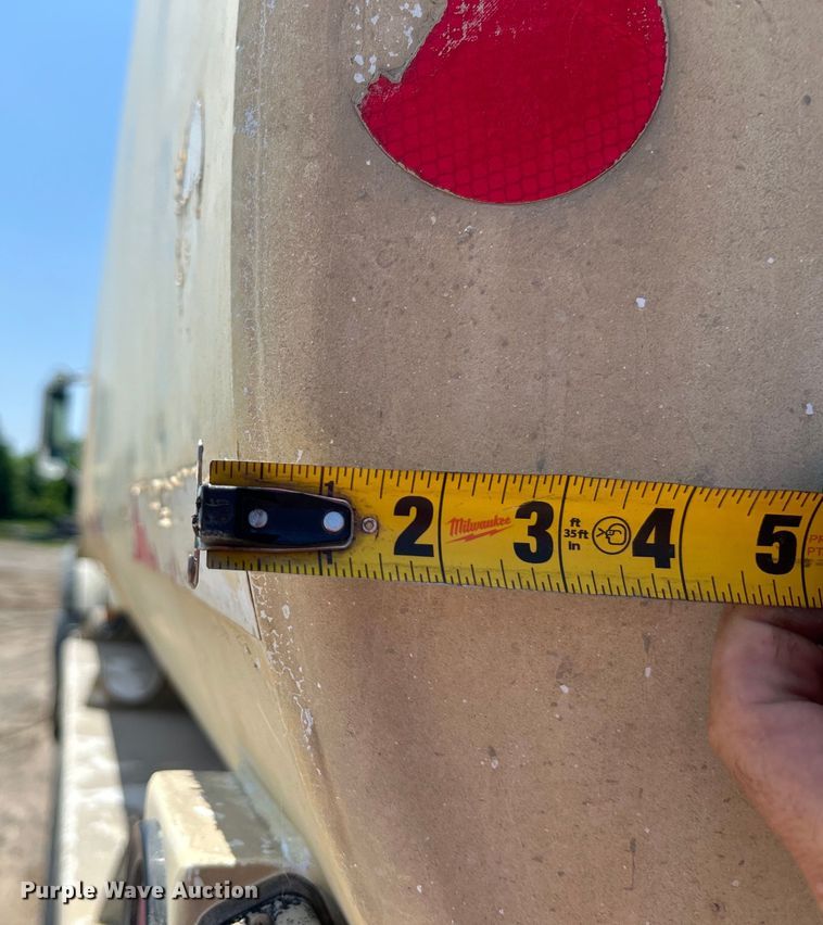 image for item DO1090 2007 Mack CTP713 water truck