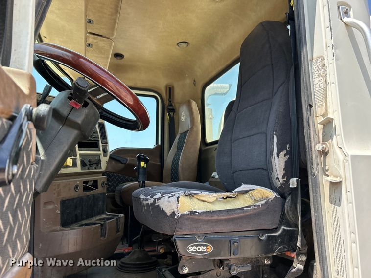 image for item DO1090 2007 Mack CTP713 water truck